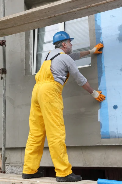 Styrofoam gevel isolatie, net installeren — Stockfoto