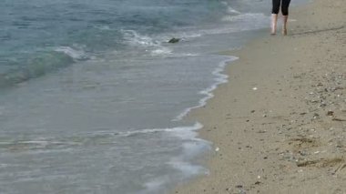 Deniz kenarında, izleme atış çalıştıran