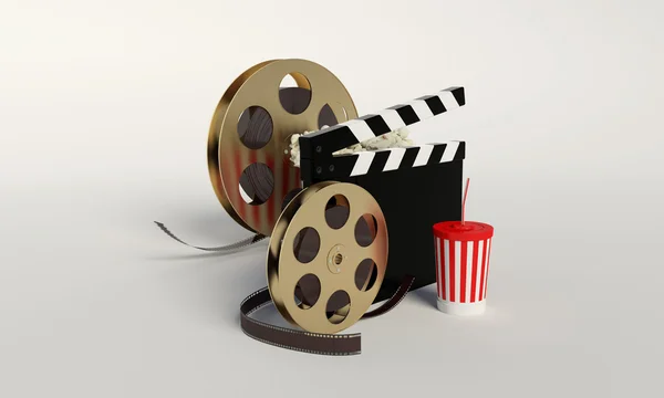 Кинокатушка, попкорн, кинолента, одноразовая чашка для напитков с Стоковое Фото