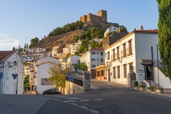 Segura Sierra村 城堡位于西班牙1月1日 — 图库照片