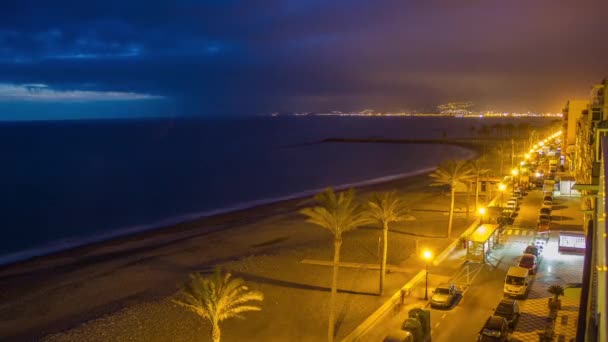 在夜间景观游戏中时光倒流海滩 — 图库视频影像