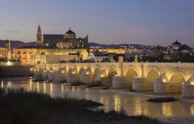 Roma köprüsü ve Cordoba Camii