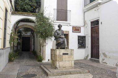 Musa ibn Meymun Cordoba heykeli
