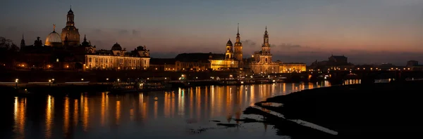 Дрезден панорама на ніч — стокове фото