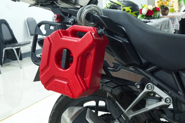 Motorcycle Auxiliary Fuel Tank Cadangan Gas Bahan Bakar Tank Pada — Stok Foto