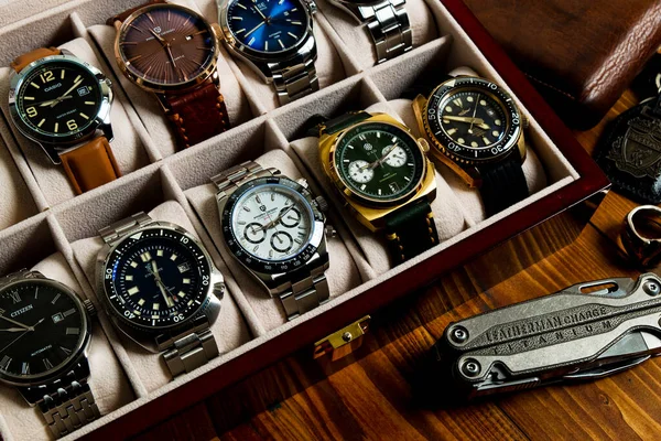 2021 Various Collection Wrist Watches Watches Box Wood Table Bangkok — Stock Photo, Image