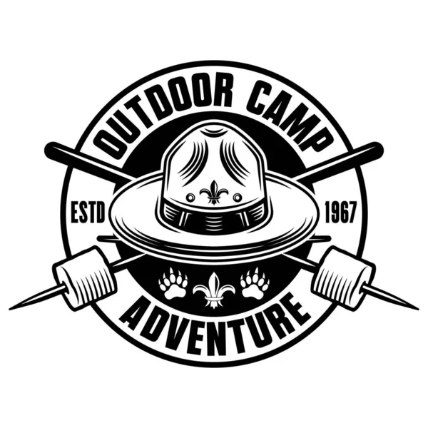 Emblème, insigne, étiquette ou logo monochrome vectoriel de camping de style vintage avec chapeau scout garçon et deux guimauve croisée sur bâtons — Image vectorielle