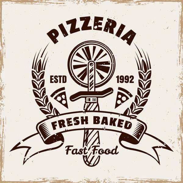 Pizzeria διάνυσμα έμβλημα, σήμα, ετικέτα ή λογότυπο με κόφτη πίτσα ή κόφτη σε vintage χρώμα στυλ απομονώνονται σε φόντο με grunge υφή — Διανυσματικό Αρχείο