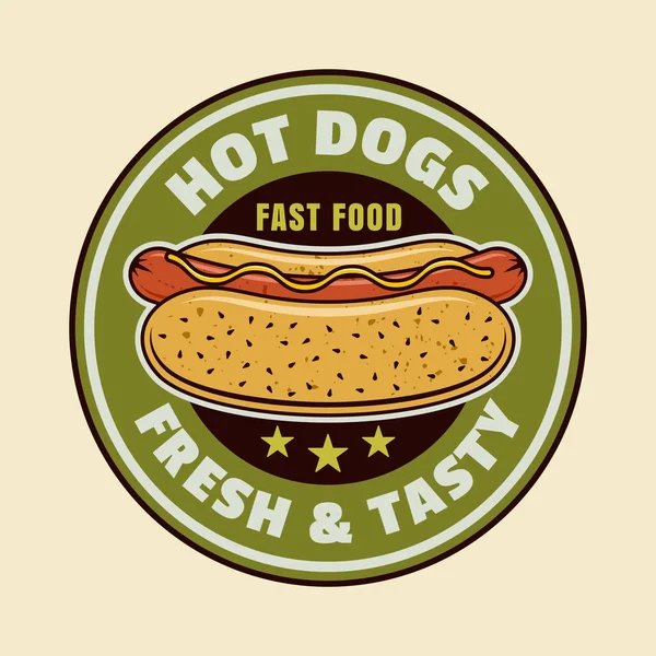 Hot dog vector round colorful emblem, badge, label, sticker or logo in cartoon style on light background — Vector de stock