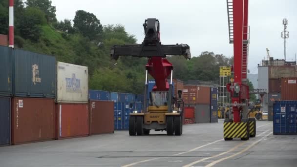 Été 2020 Vladivostok Russie Terminal Maritime Conteneurs Reachstacker Conduit Travers — Video