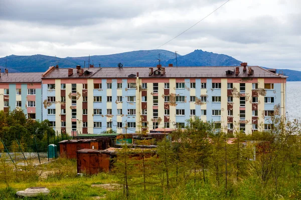 Lakóépületek Város Központi Részén Magadán Többszintes Épületek Észak Oroszországban — Stock Fotó