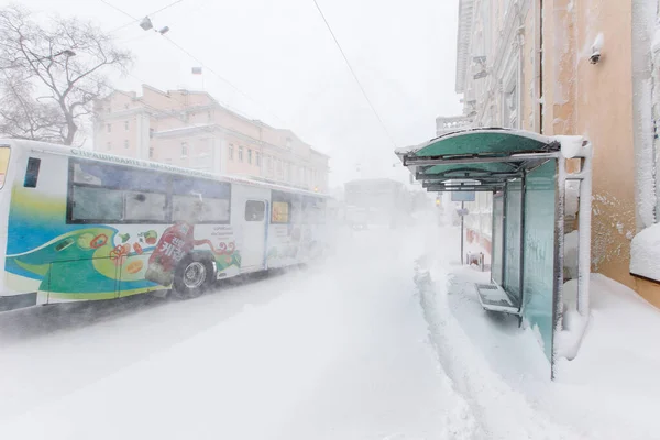 Styczeń 2016 Władywostok Rosja Duże Opady Śniegu Władywostoku Przystanek Autobusowy — Zdjęcie stockowe