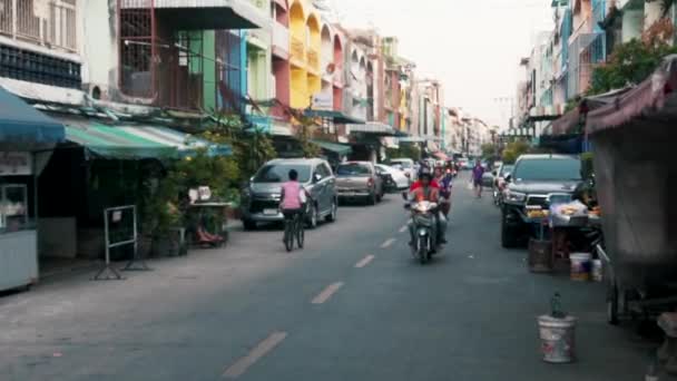 Bangkok Thailand 2019 Spring Street Shooting Thais Ride Mopeds Low — Stock Video