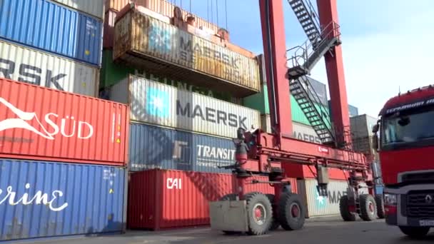 Vladivostok Primorsky Regio 2020 Vladivostok Zeecontainer Logistieke Haven Een Vrachtvoertuig — Stockvideo