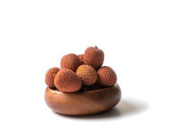 Lezzetli liçi kasede. Çiğ organik kırmızı likör. Yemeye hazır.