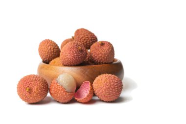 Lezzetli liçi kasede. Çiğ organik kırmızı likör. Yemeye hazır.