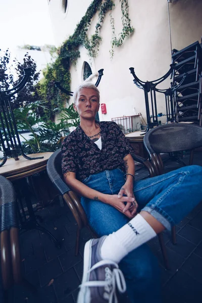 Beautiful Young Woman Sitting Chair Street Cafe — Stock Photo, Image