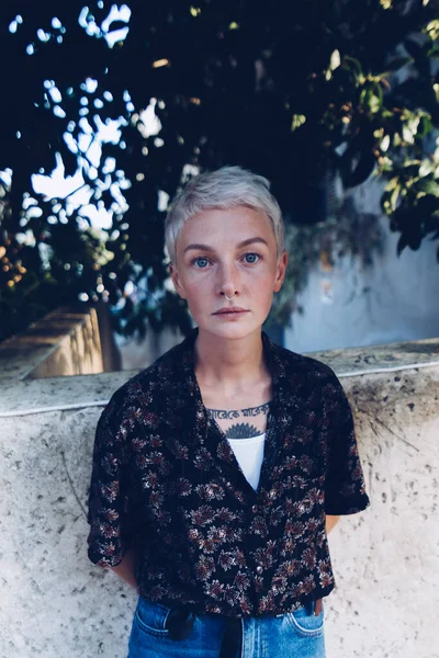 Portrait Beautiful Young Woman Street Urban Background — Stock Photo, Image