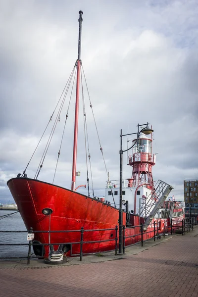 Goleulong Лайтшіп в Cardiff Bay, Уельс — стокове фото