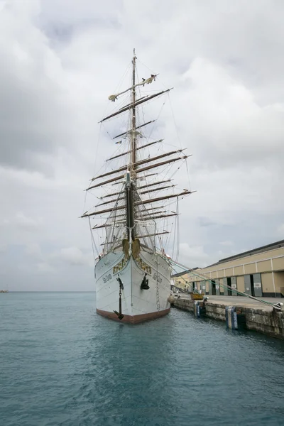 Традиционный парусный корабль — стоковое фото