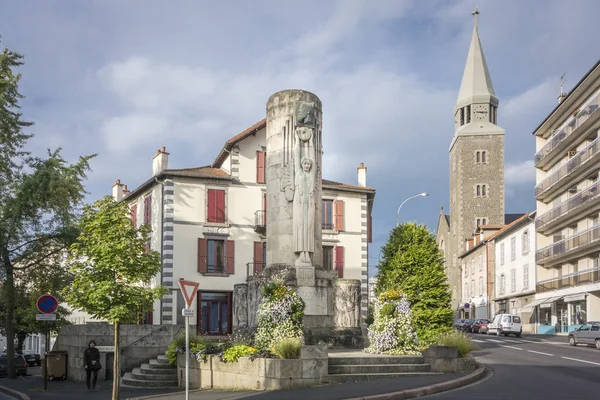 Paul doumer monument, aurillac, frankreich — Stockfoto