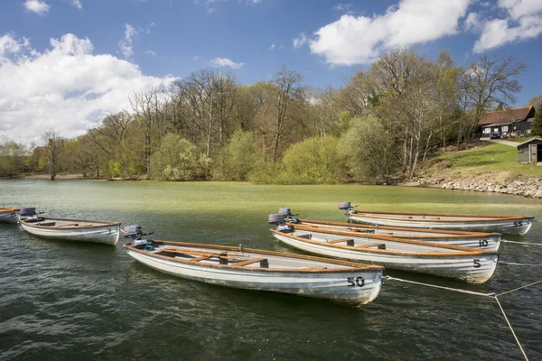 Boats Afloat in a Reservoir, Kent, UK Afloat in a Reservoir, Ken — Stock Photo, Image