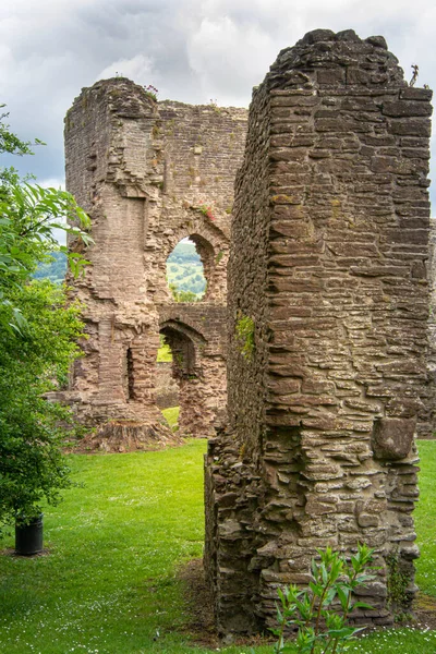 View Ruins Curtain Wall Four Storey Tower Castle Abergavenny Wales — Stock Photo, Image