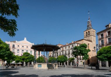 İspanya 'nın antik şehri Segovia' da Plaza Mayor (kasaba meydanı)