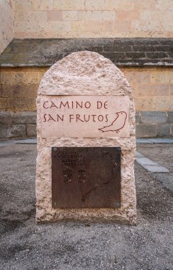 Camino de SanFrutos için yol işareti - çeviri; Aziz Meyveleri Yolu