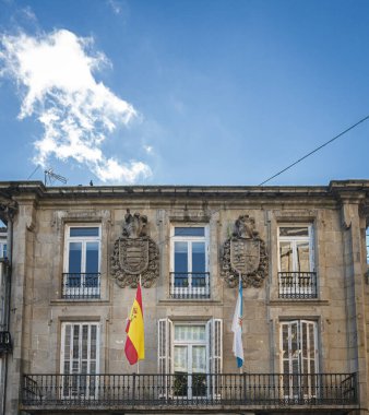 İspanya 'nın Santiago de Compostela şehrinde bina cephesi