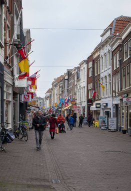 Hollanda 'nın Gouda şehrinde sokak manzarası