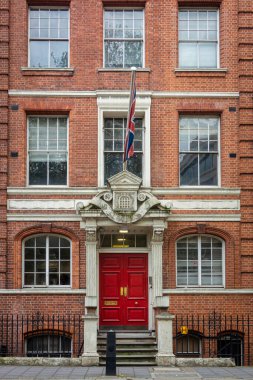 Londra, İngiltere 'de antik bir binanın cephesi.