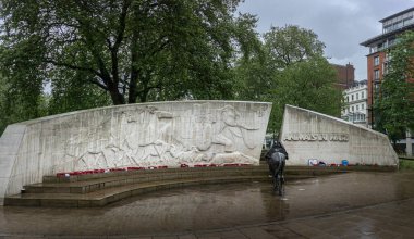 Park Lane, Londra 'daki Animasyon Savaş Anıtı Panoraması