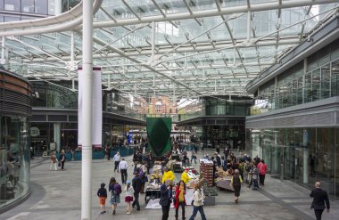 Londra, İngiltere 'de kapalı bir alışveriş bölgesi.