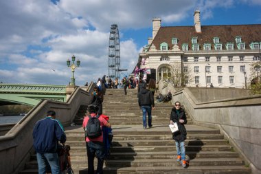 Westminster Köprüsü 'ne giden merdivenler, Londra, İngiltere