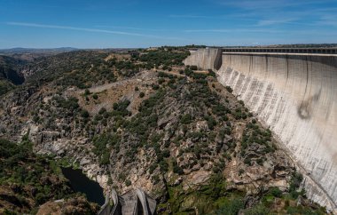 Almendra (Badem) Barajı, diğer adıyla Villarino Barajı, Salamanca, İspanya