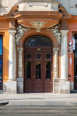 Zagreb, Hırvatistan, Eylül 2016 - Hırvatistan 'ın Zagreb kentinde süslü kapılar