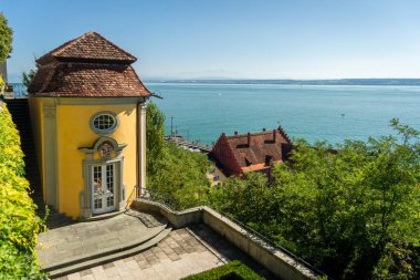 Almanya 'nın Meersburg kentindeki Yeni Saray' dan Constance Gölü manzarası