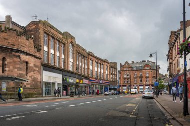 Carlisle, Cumbria, İngiltere, Ağustos 2020 - İngiltere 'nin Carlisle kentinin sokak manzarası