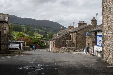 İngiltere 'nin Yorkshire Dales kentindeki Dent köyünün sokak manzarası.
