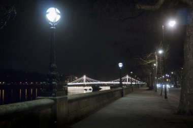 Chelsea Bridge geceleri