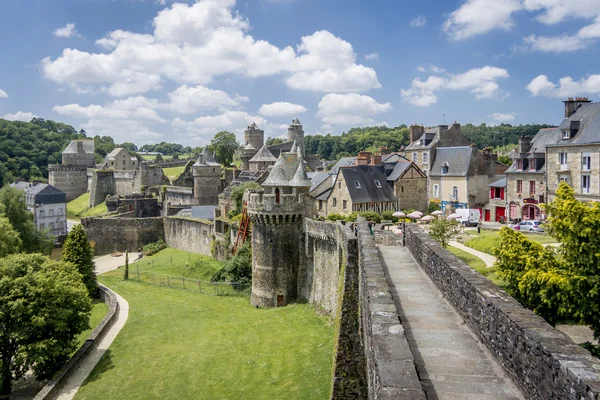 Muralha da cidade de fougeres — Fotografia de Stock