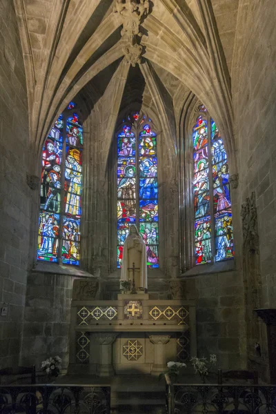 Interior dari Basilique Saint-Sauveur, gereja di Dinan, Brittany, Perancis — Stok Foto