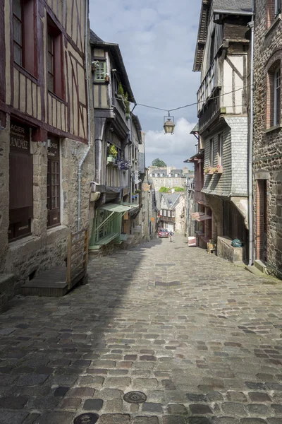 Medieval Cobbled Street à Dinan, Bretagne, France — Photo
