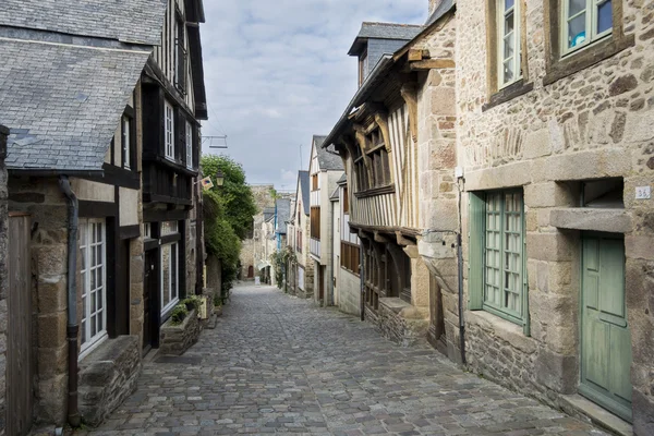 Medieval Cobbled Street à Dinan, Bretagne, France — Photo