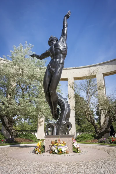 Denkmal auf amerikanischem Friedhof, Normandie, Frankreich — Stockfoto