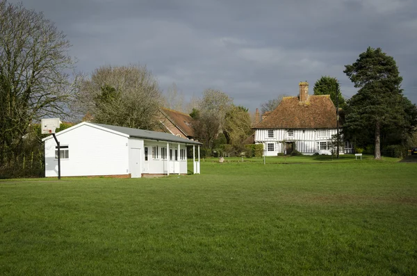 Cricket-Pavillon auf einem Dorfplatz — Stockfoto