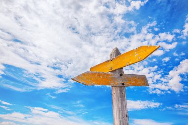 Rustik Crossroads işareti