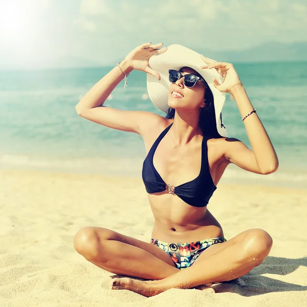 Pretty girl in bikini — Stock Photo, Image