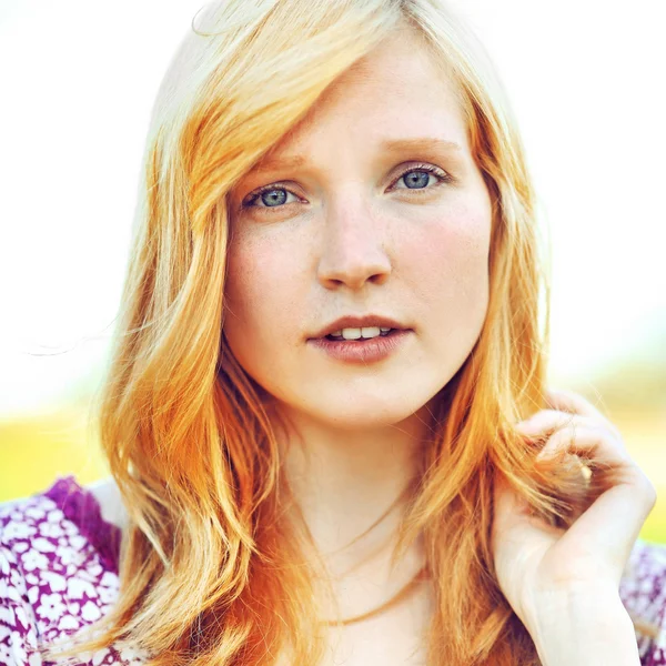 Portrait of a beautiful sad girl closeup — Stock Photo, Image